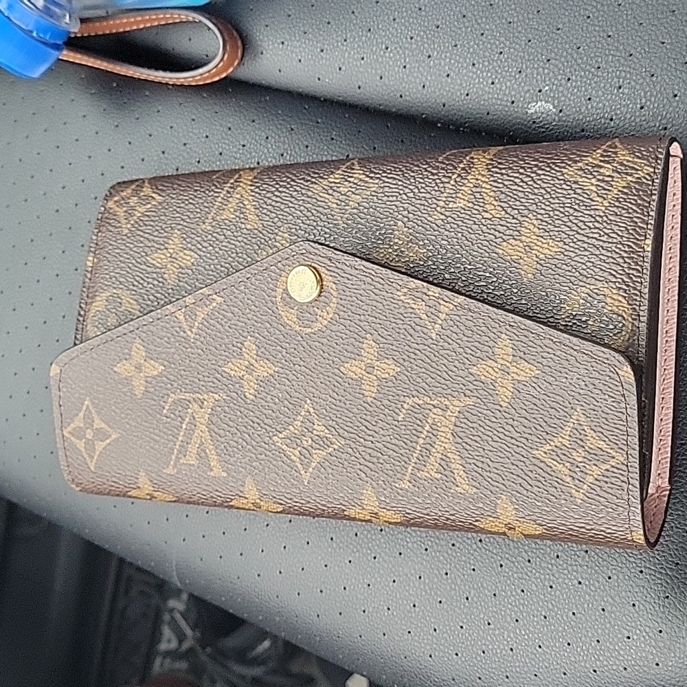 Louis Vuitton Sara wallet